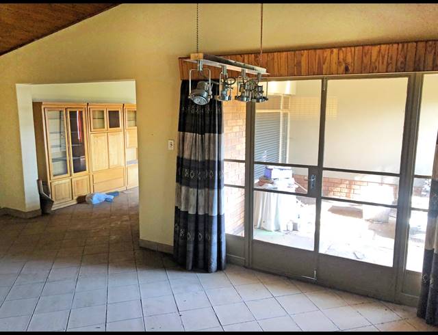 3 BEDROOM HOUSE FOR SALE IN SINOVILLE